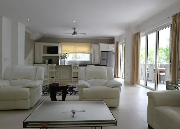 Las Brisas * Beau Vallon (Mahe)